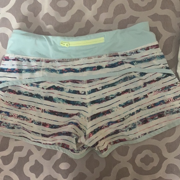 IVIVVA SHORTS! Size 12 - Picture 3 of 4
